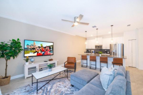 2585LA TOWNHOUSE 4 BEDROOMS & 3 BATHROOMS + POOL